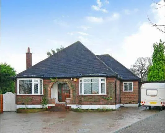 Bungalow Transformation, Hinchley Wood – photo 3