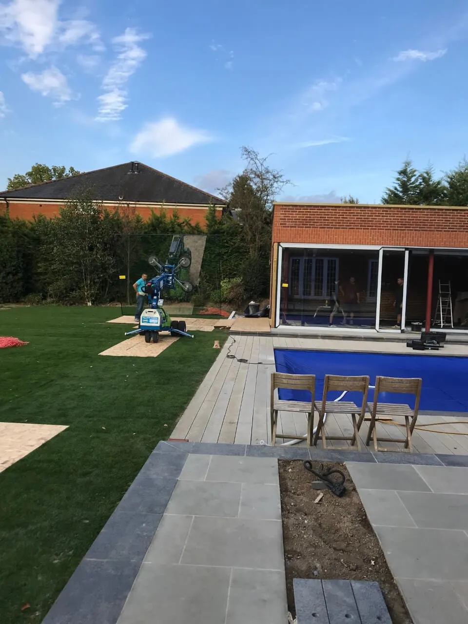 Large pool house on exclusive estate, Cobham – photo 7