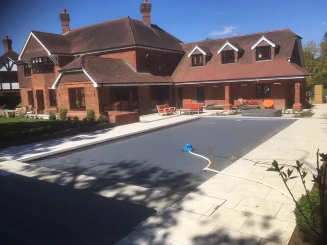 Pool house plus internal works to provide a new kitchen / family room, Claygate – the finished project