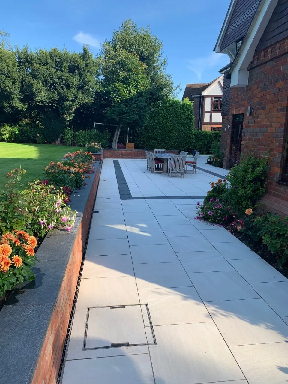 Pool house plus internal works to provide a new kitchen / family room, Claygate – photo 3