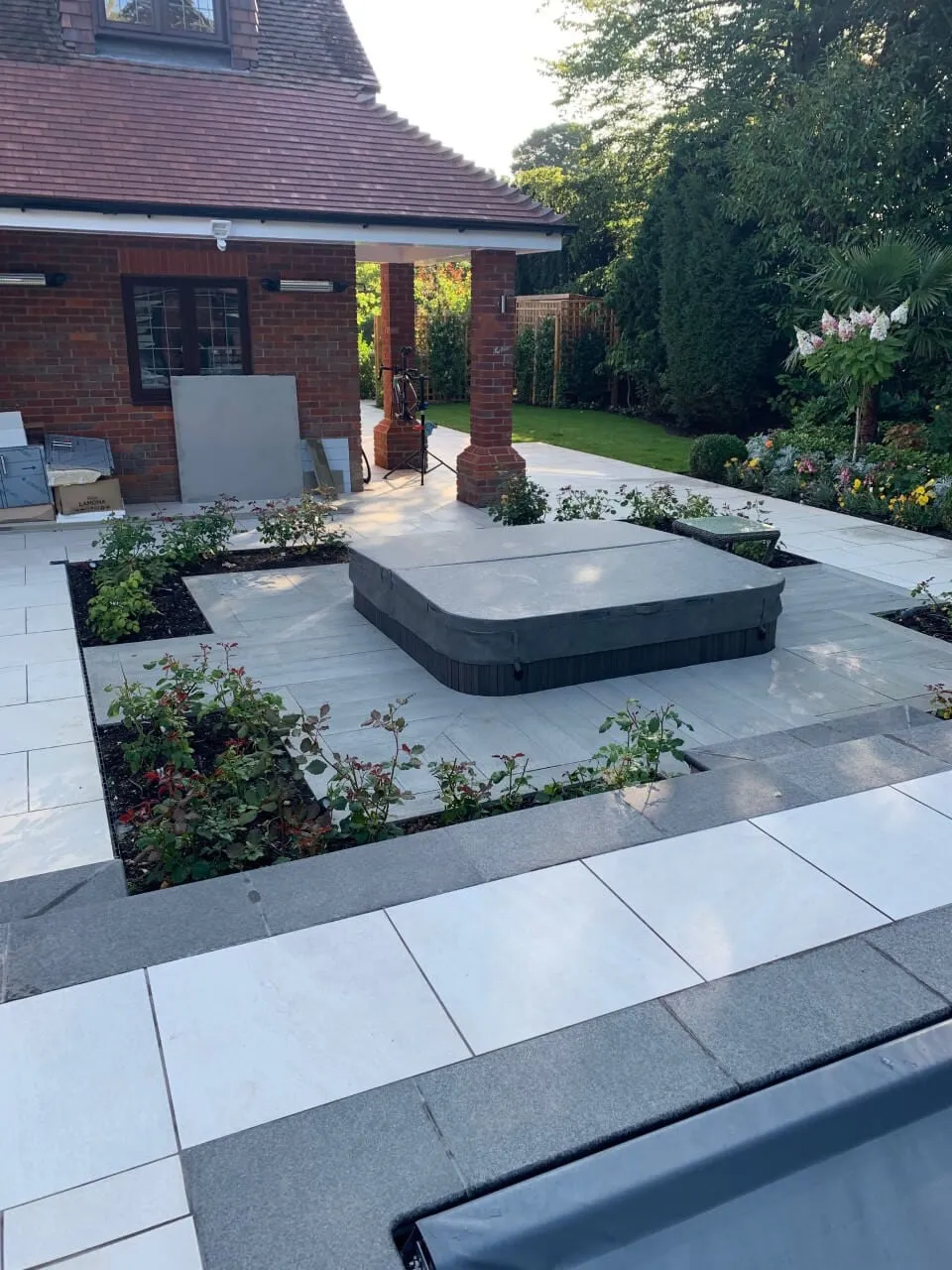 Pool house plus internal works to provide a new kitchen / family room, Claygate – photo 4