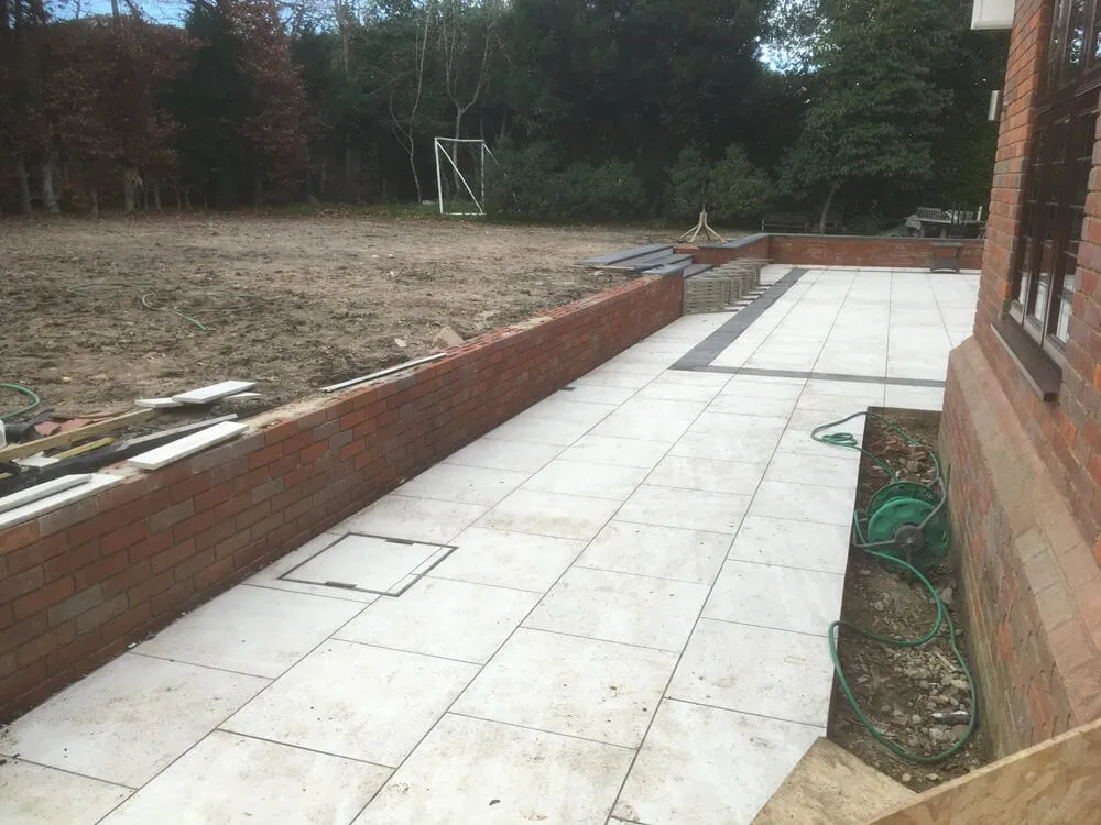Pool house plus internal works to provide a new kitchen / family room, Claygate – photo 13