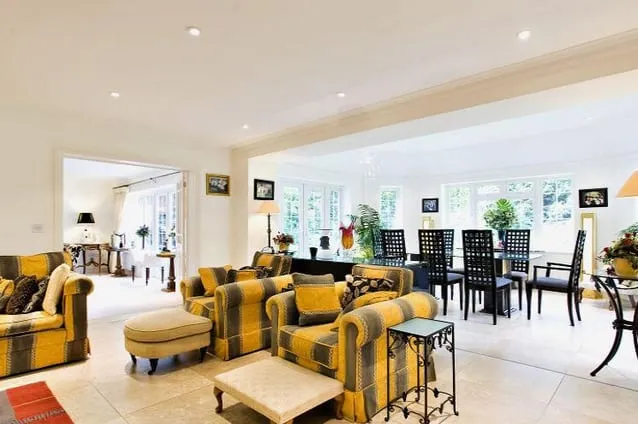 Significantly Extended and Refurbished Throughout, Esher – photo 2