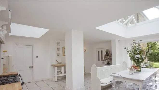 Side Extension & Complete Refurbishment, Hampton Court – photo 3