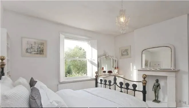 Side Extension & Complete Refurbishment, Hampton Court – photo 5